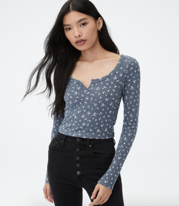 Receive up to 70% off at AEROPOSTALE